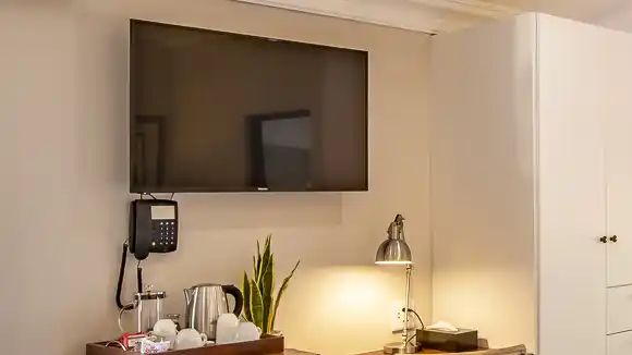 Christie’s at 32 on Russell