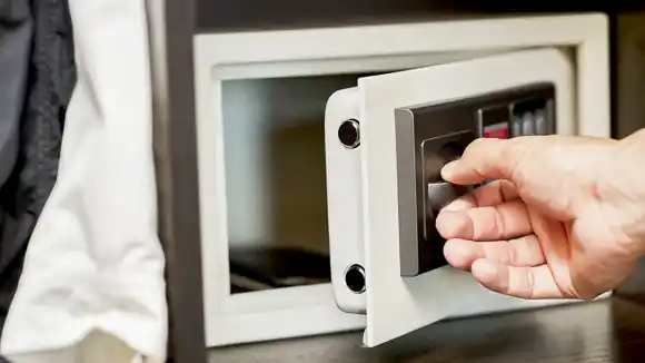 Christie’s at 32 on Russell